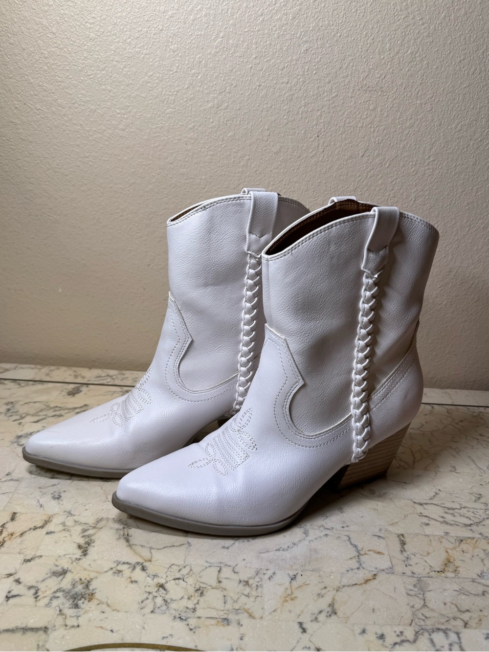 Women’s Pointed Toe Block Heel Pumps